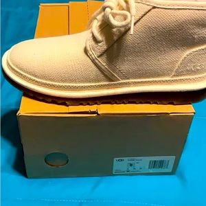 Ugg sz 9 Cream